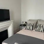 Amazing Two Bedroom In The Heart Of Paris