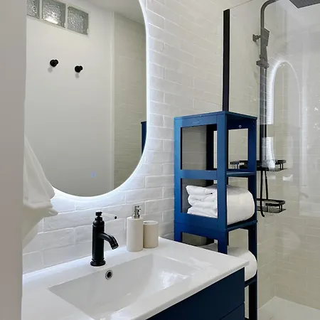 Amazing Two Bedroom In The Heart Of Paris