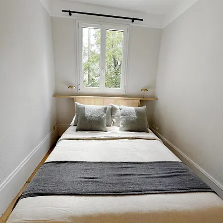 Amazing Two Bedroom In The Heart Of * Paris